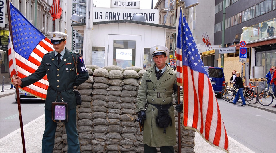 Check Point Charlie - foto: Shutterstock