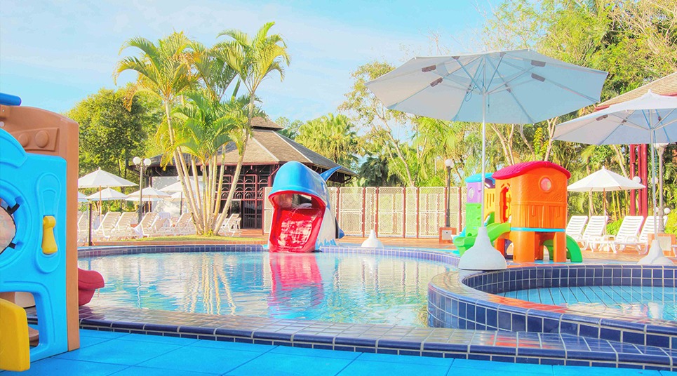 Parques aquáticos com águas quentes atraem no inverno