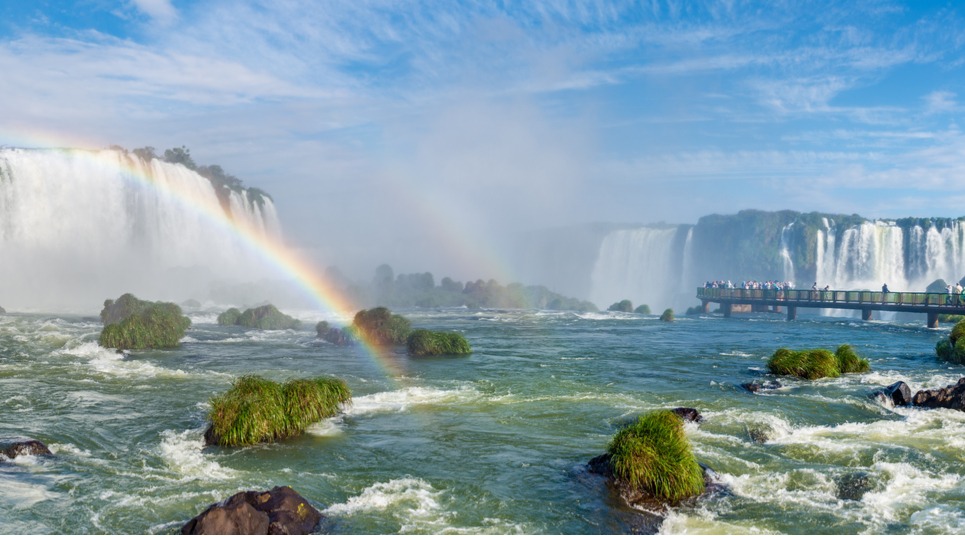 Brasil atrai turistas internacionais com crescimento histórico