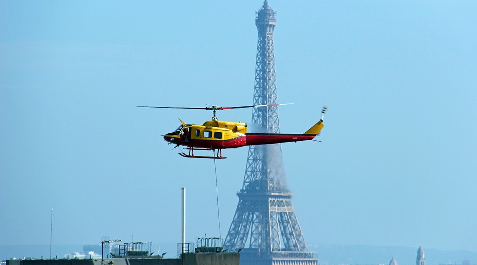 Sobrevoo de helicóptero em Paris