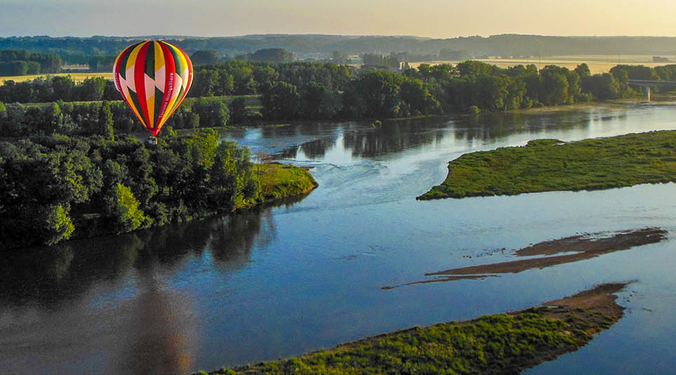 Passeio de balão sobre o Rio Loire