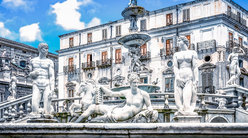 A Piazza Pretoria reúne alguns edifícios administrativos e igrejas que envolvem a lindíssima Fontana Pretoria Fontana Pretoria