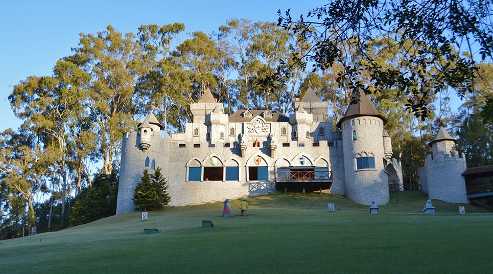 O Castelo Medieval conta com diversas opções de entretenimento para as crianças O Castelo Medieval do Le Canton