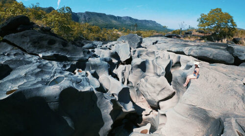 Vale da Lua encanta turistas na Chapada dos Veadeiros