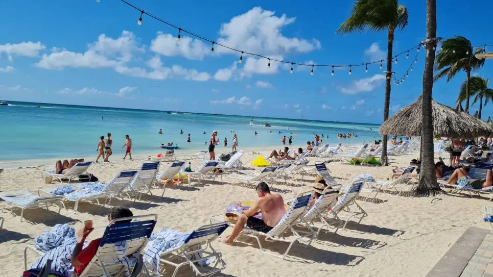 Palm Beach é a praia do Aruba Marriott