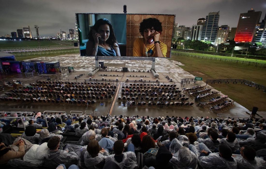 A maior tela de cinema do mundo está no Jockey Club Rio