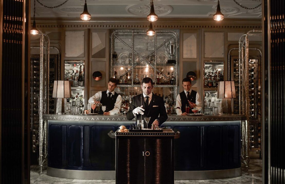 Localizado dentro de um hotel 5 estrelas, o bar é o quinto melhor do mundo (divulgação)
