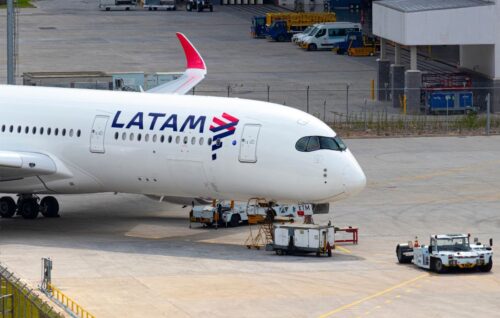 LATAM amplia frequência e opera voos diários a Sydney