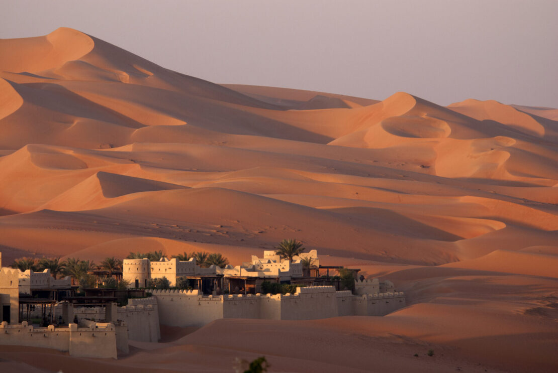 A capital árabe, Abu Dhabi também é um dos desertos de Duna