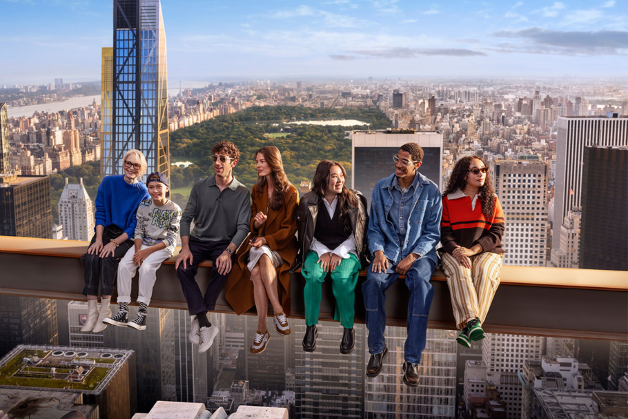Os visitantes podem contemplar a vista de Nova York cima da viga a 3 metros do chão (divulgação)