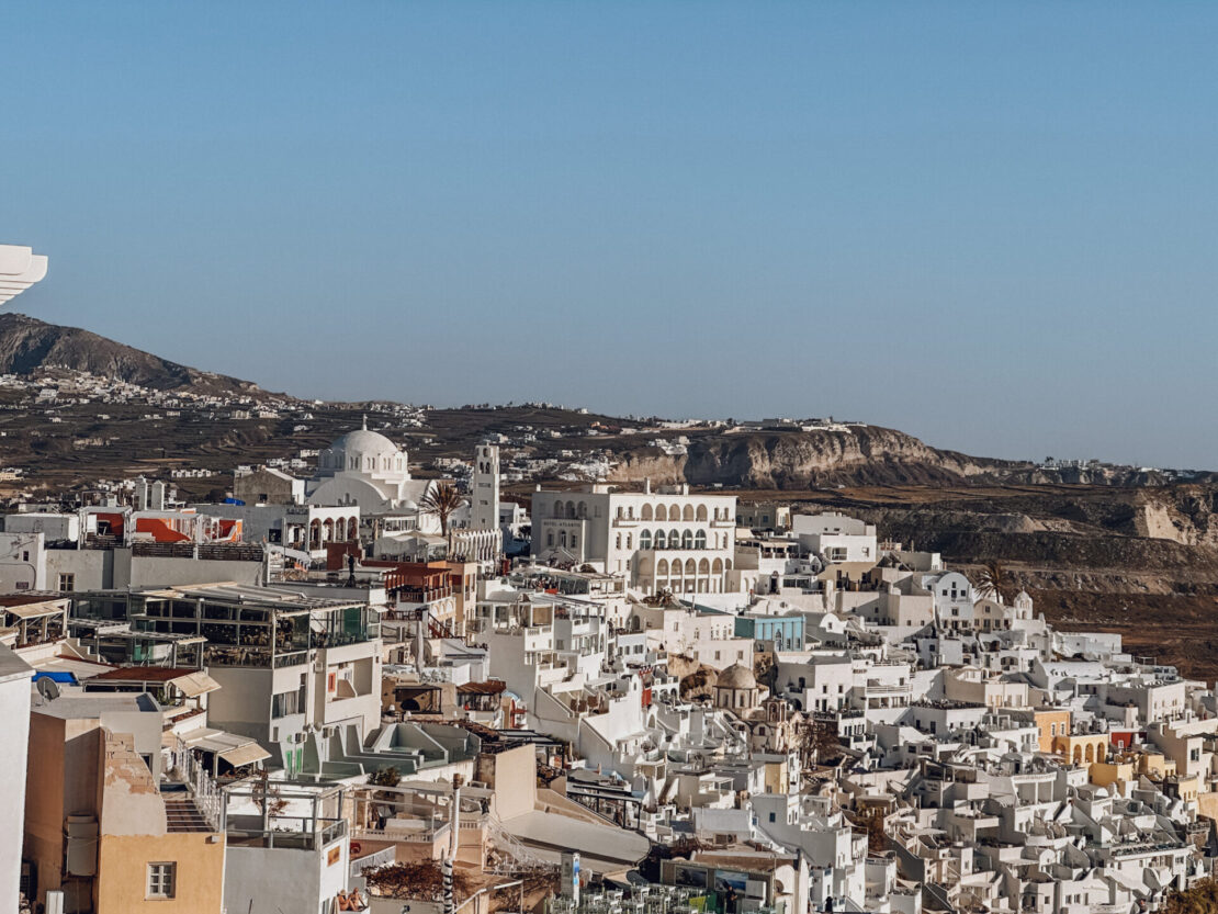 Santorini e Mykonos podem parecer escolhas óbvias, mas também podem superar as expectativas (Tati Sisti)