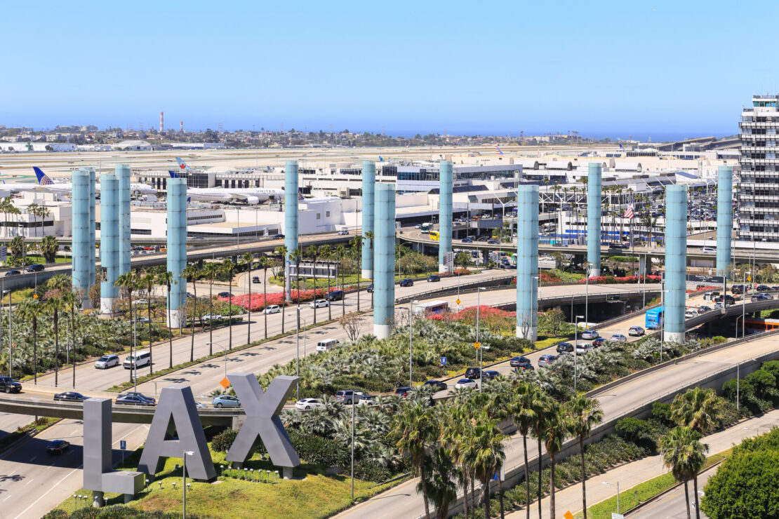 O LAX é um dos principais aeroportos dos Estados Unidos (shutterstock)
