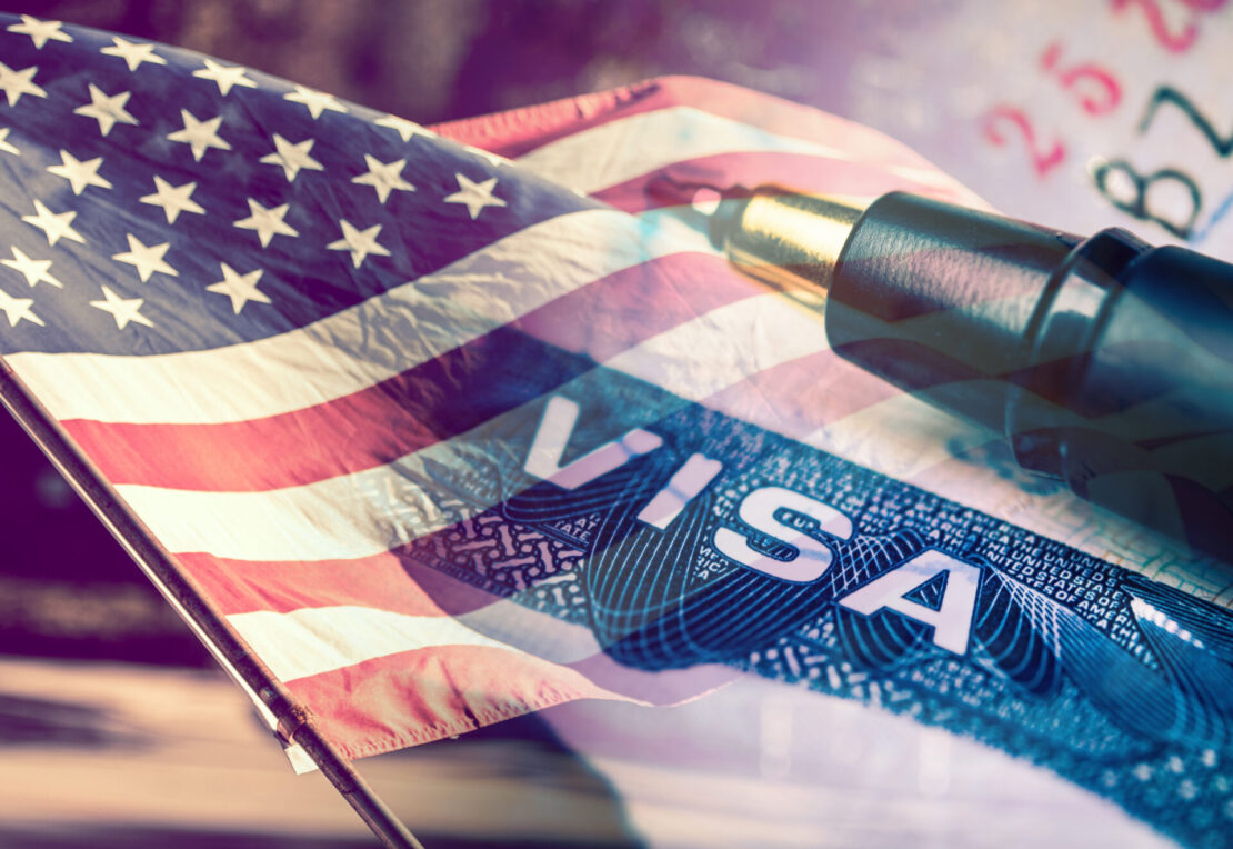 Tempo de espera para tirar o visto americano cai consideravelmente (shutterstock)