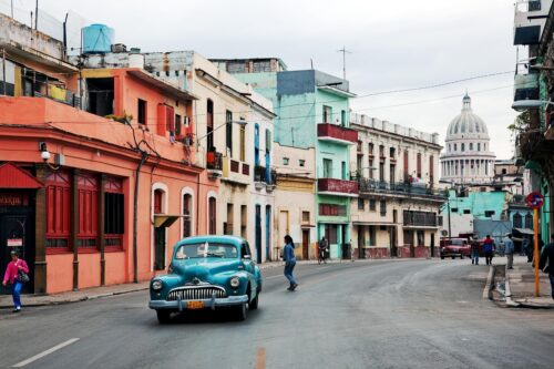viagem Cuba, entrada Estados Unidos, turismo Cuba, restrições migratórias, Hugo Calderano, turismo brasileiro, controle alfandegário, política migratória, destinos caribenhos, vistos americanos, turismo internacional, viajantes brasileiros