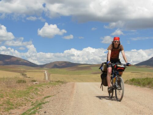 Cicloturismo: explore roteiros incríveis pedalando pelo mundo
