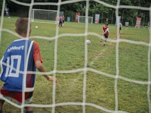 Resorts oferecem escolinhas de futebol nas férias de julho