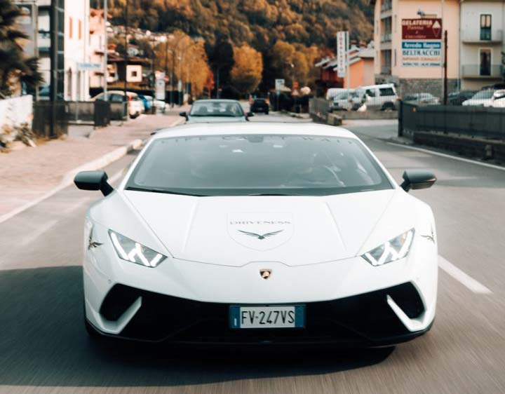 Supercarros na Toscana