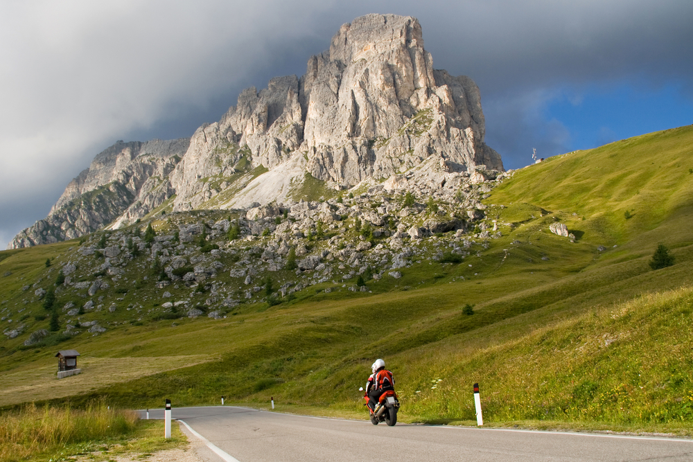 Sobre duas rodas: roteiros incríveis para motociclistas