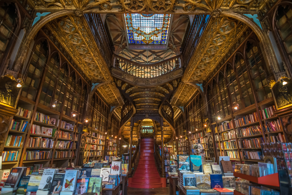 Viagem literária: Livraria Lello no Porto