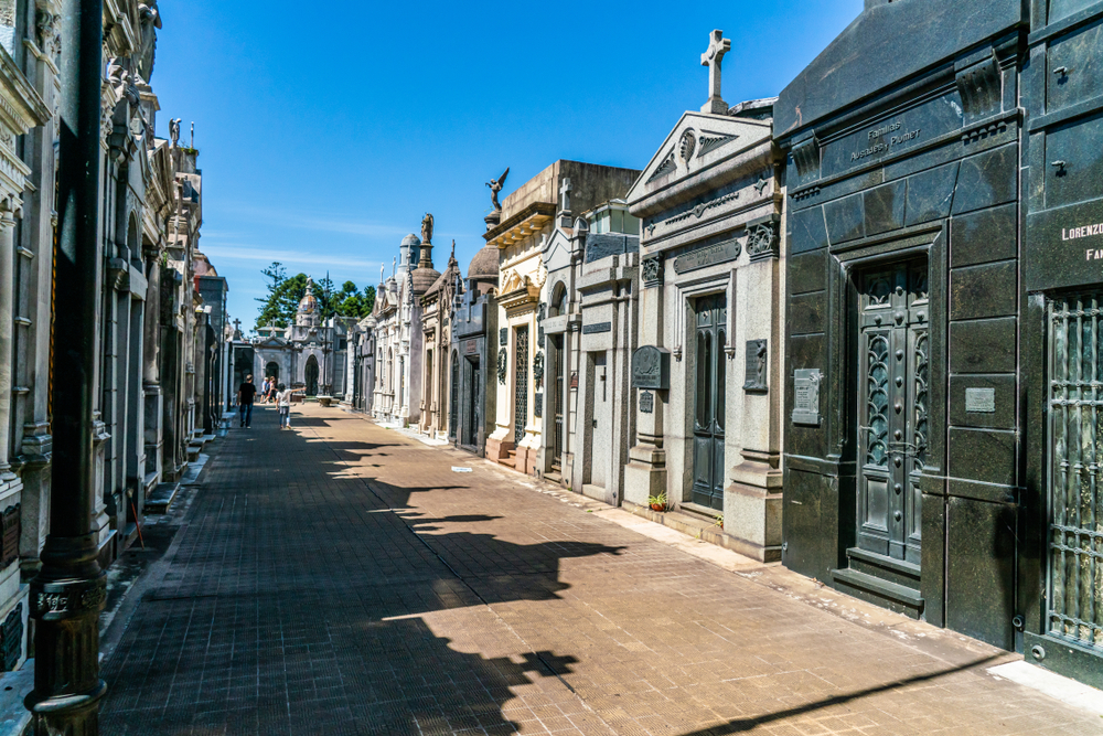 Roteiro de viagem por cemitérios fascinantes do mundo