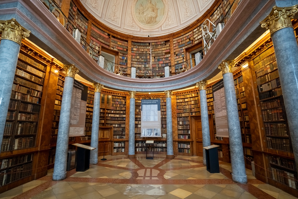 Biblioteca Pannonhalma: tesouro medieval fascina visitantes
