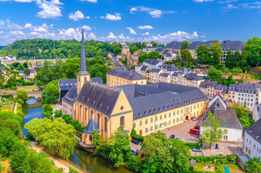 Luxemburgo encanta com paisagens, castelos e história