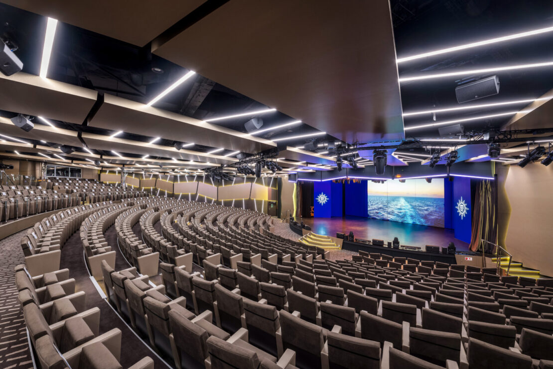 Teatro Delphi do MSC Euribia