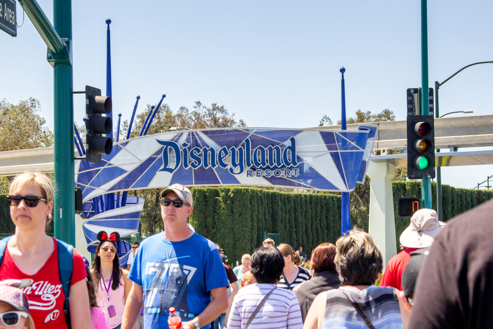Disneyland: Lightning Lane substitui acesso antecipado em 2026