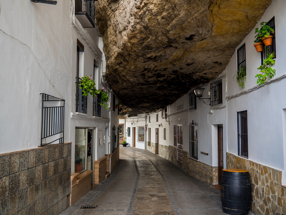 Calle Cuevas de la Sombra em Setenil de las Bodegas