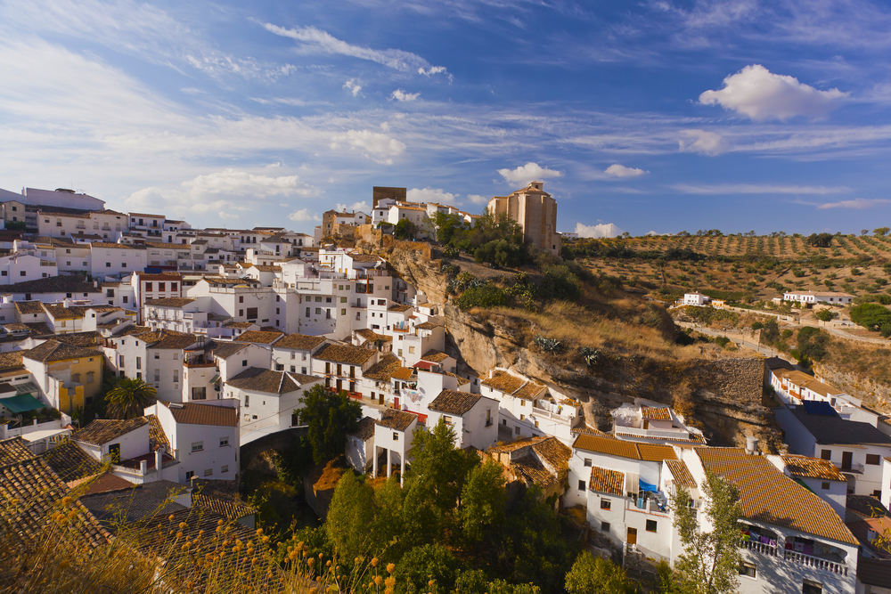 Setenil de las Bodegas: aldeia escavada nas rochas da Andaluzia
