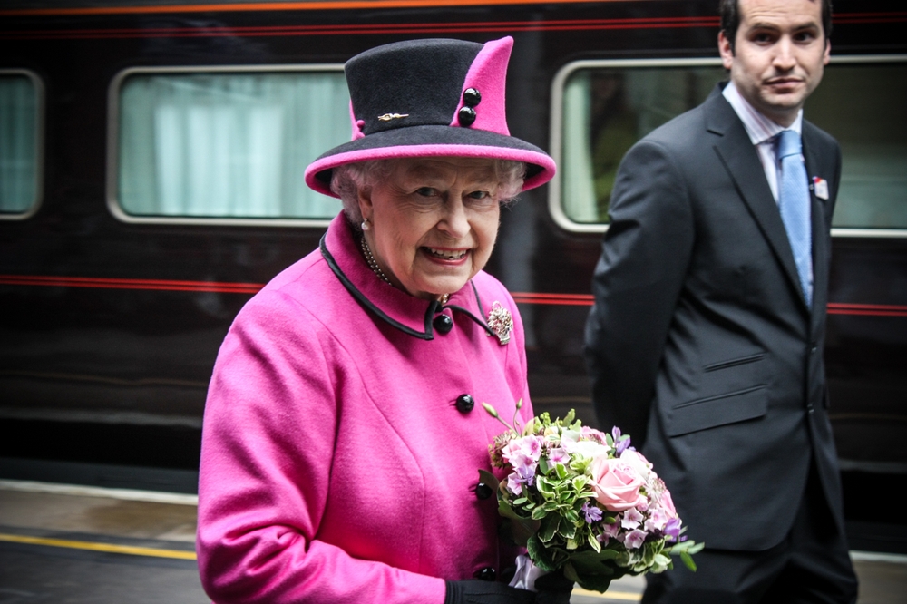 Centenário da rainha Elizabeth II inspira exposição em Londres 