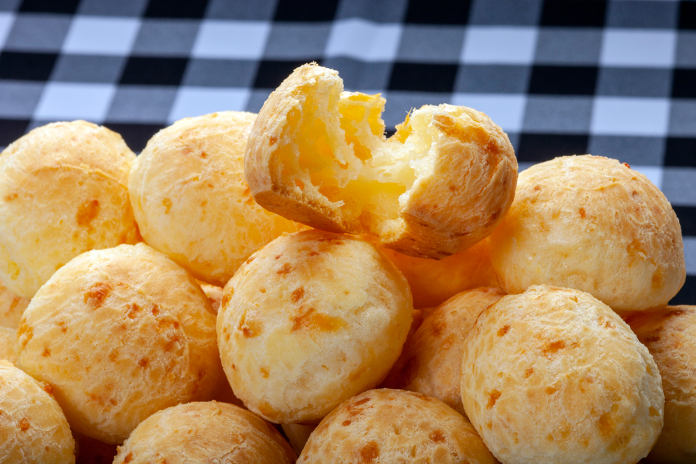 Pão de queijo mineiro conquista paladares mundiais