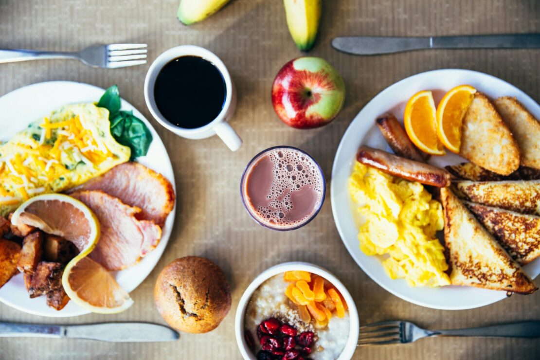 Hotéis transformam cafés da manhã contra desperdício