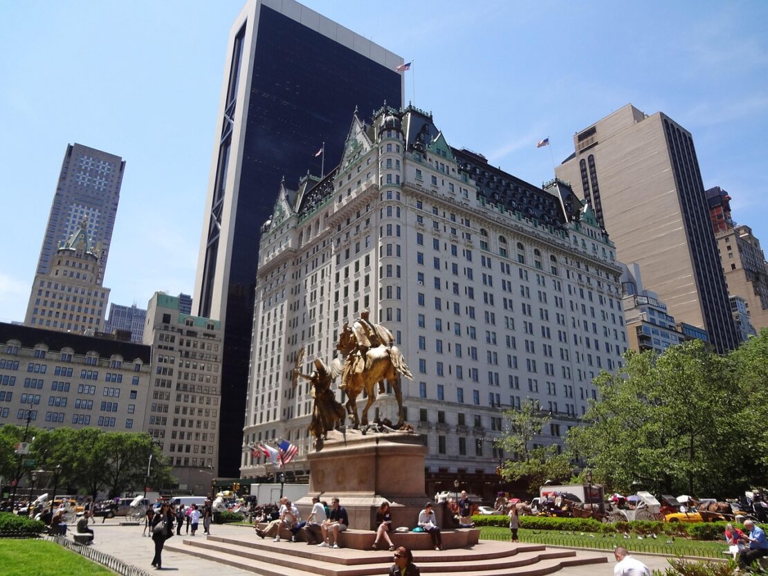 Plaza Hotel revive magia de Esqueceram Mim 2 em Nova York