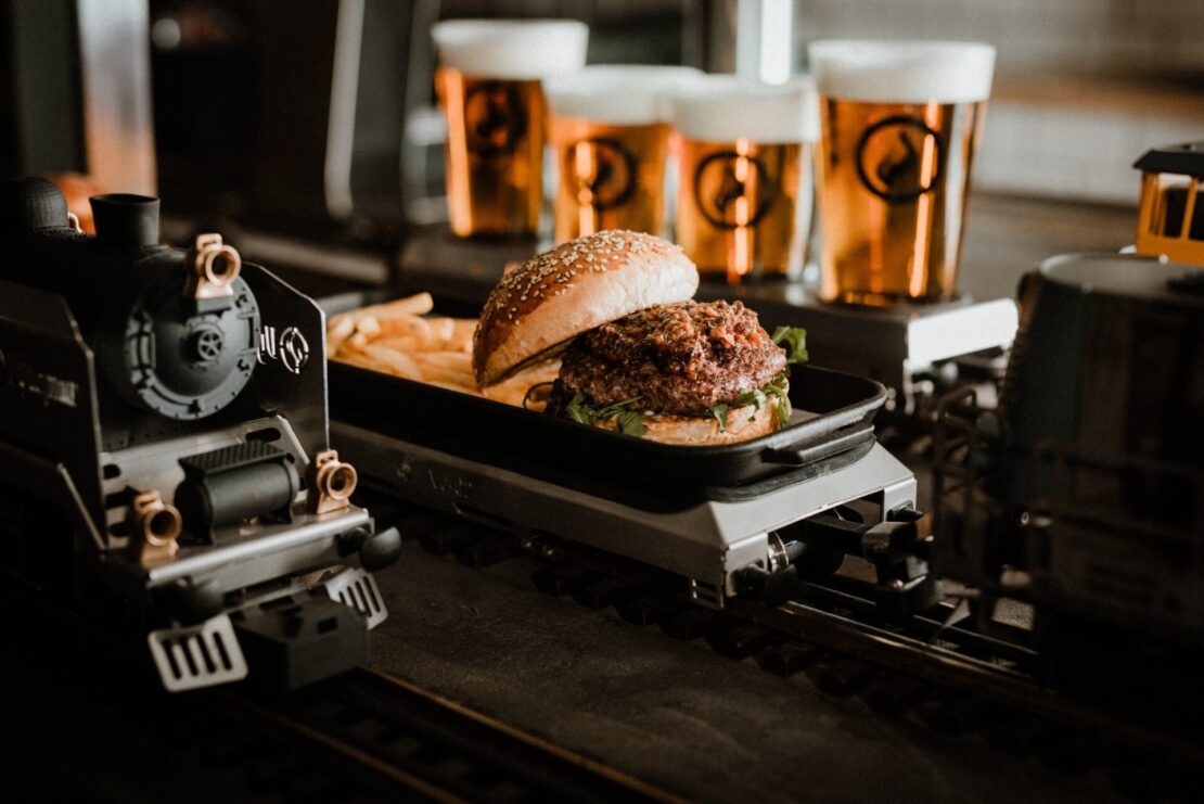 Výtopna Railway Restaurant encanta visitantes em Praga