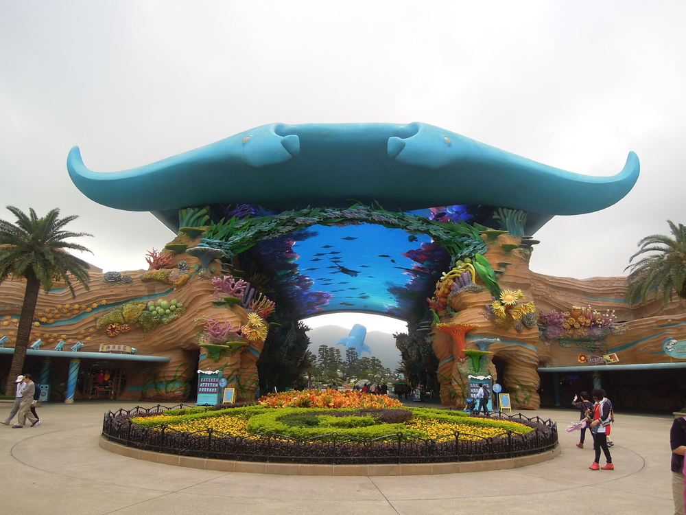 Entrada principal do maior aquário do mundo na China
