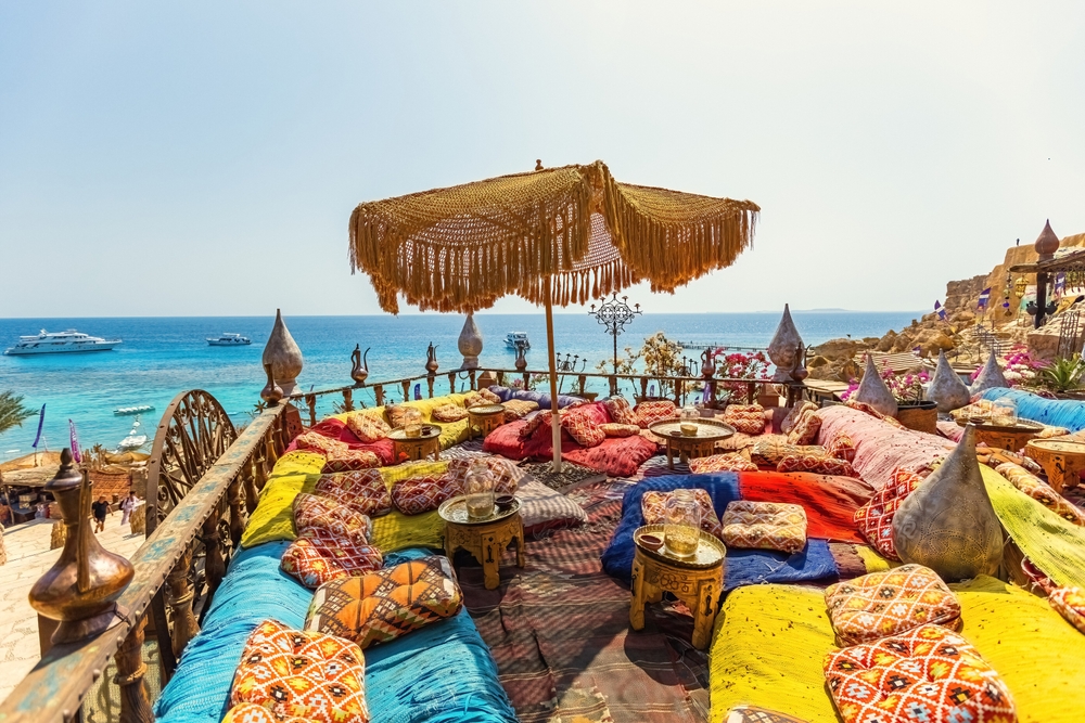 O famoso Café Farsha com muitas decorações antigas em Sharm El Sheikh