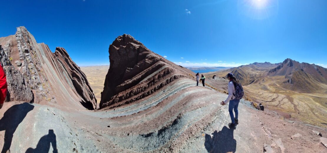 Pallay Punchu: descubra a montanha arco-íris do Peru
