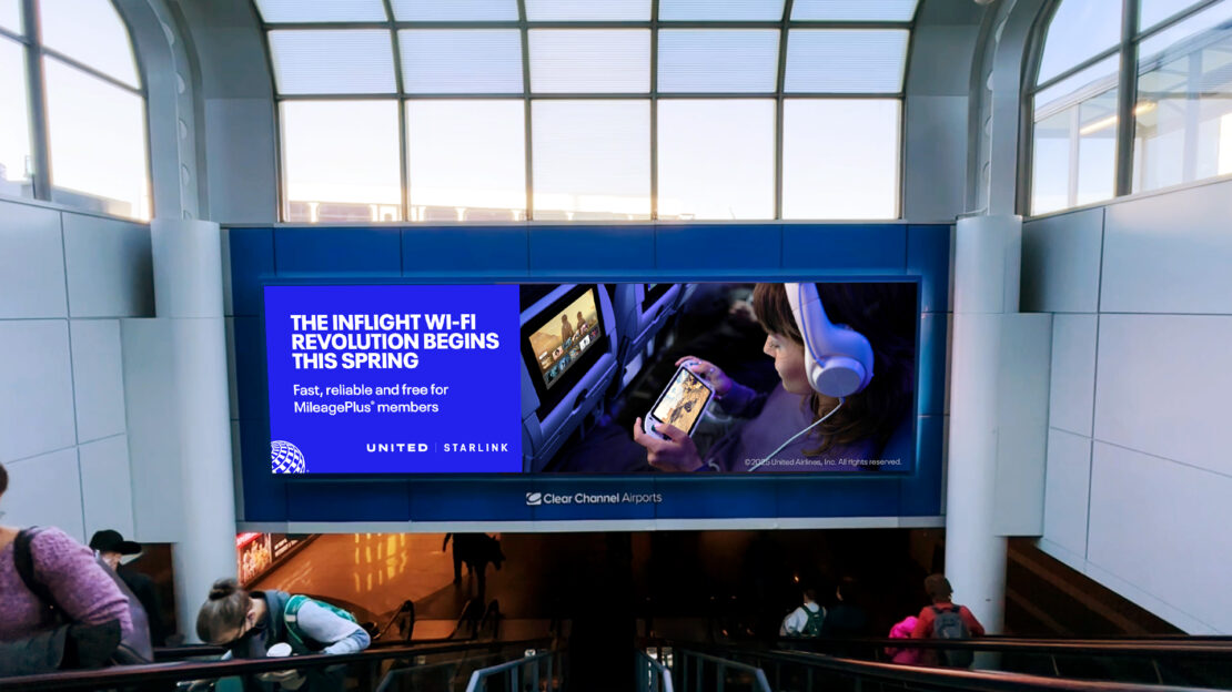 United faz história com primeiro voo comercial usando Starlink