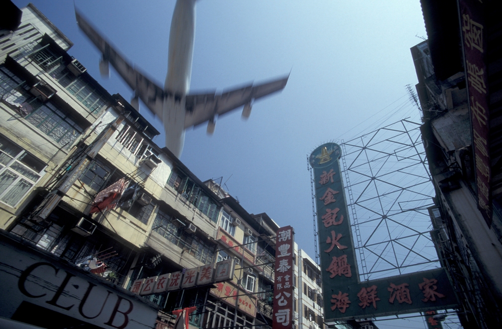 Aeroporto mais perigoso do mundo vira terminal de cruzeiros