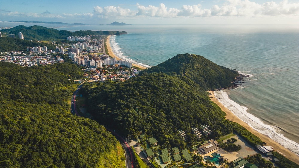 Morro do Careca, entre Praia Brava e Itajaí, em Balneário Camboriú.