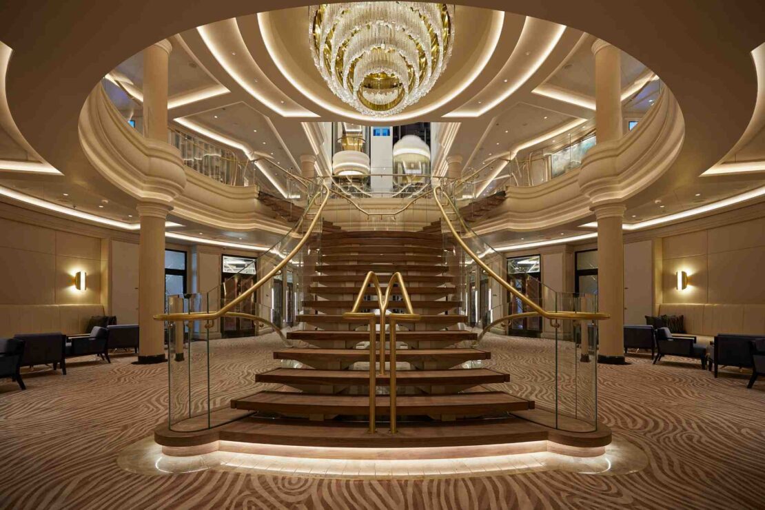 Atrium do Seven Seas Splendor 