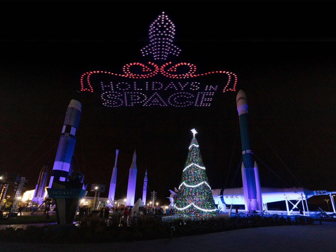 Kennedy Space Center celebra Natal com show de drones