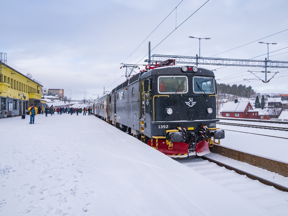 Noruega tem trem panorâmico para observar auroras boreais