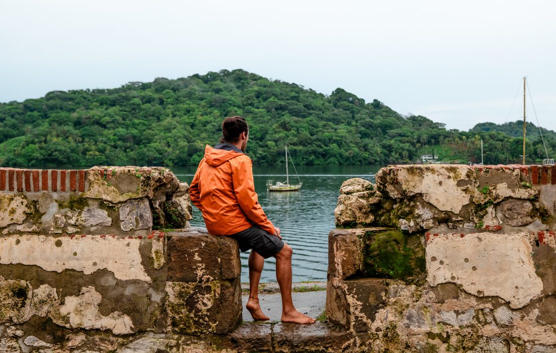 Com distâncias curtas, boa conectividade e variedade de experiências, o Panamá se consolida como um destino funcional e interessante para quem escolhe viajar sozinho.
