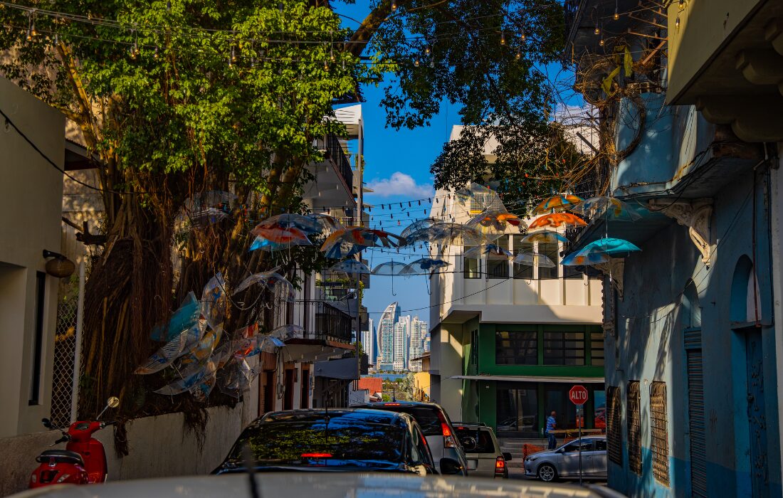 Com distâncias curtas, boa conectividade e variedade de experiências, o Panamá se consolida como um destino funcional e interessante para quem escolhe viajar sozinho.
