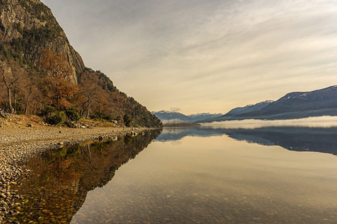 Lago Lácar na Patagônia