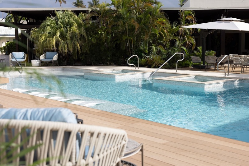 Voco Surfside Aruba inicia pré-abertura no Caribe