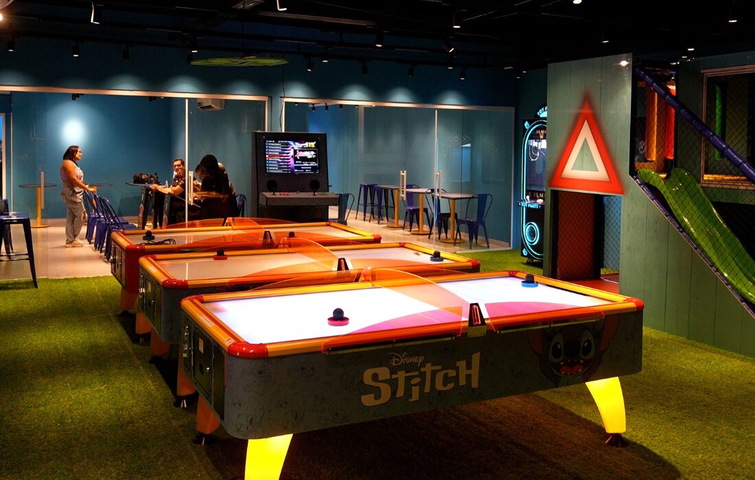 Loja com produtos Disney, parque indoor e café temático abre no Litoral Plaza