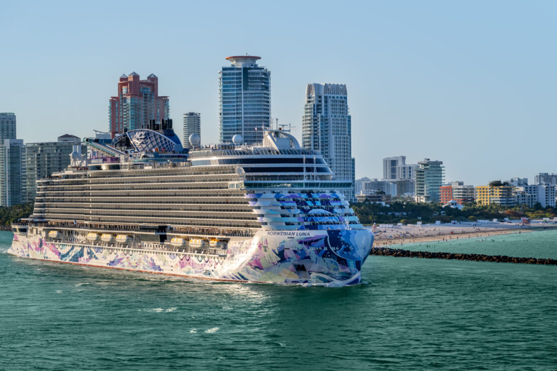 Navios da Norwegian Cruise Line transmitirão jogos da Copa 2026
